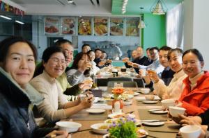歲末不覺(jué)寒 冬至?xí)r光暖 丨洛陽(yáng)正大組織開展“迎冬至、包餃子”文化活動(dòng)